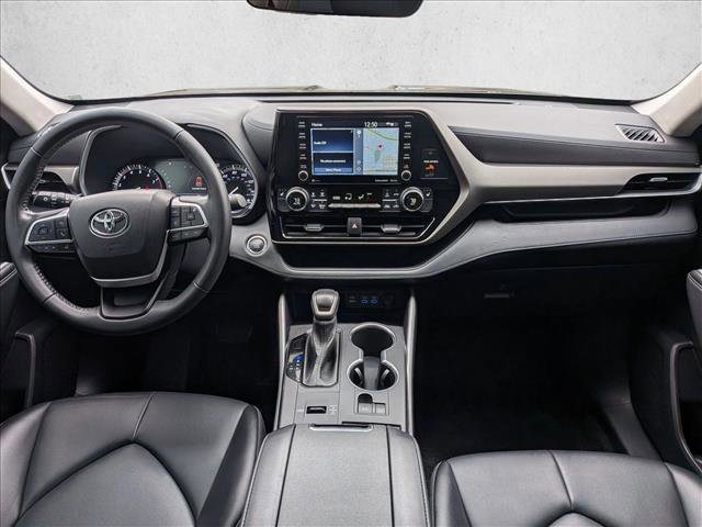Used 2022 Toyota Highlander XLE image 18