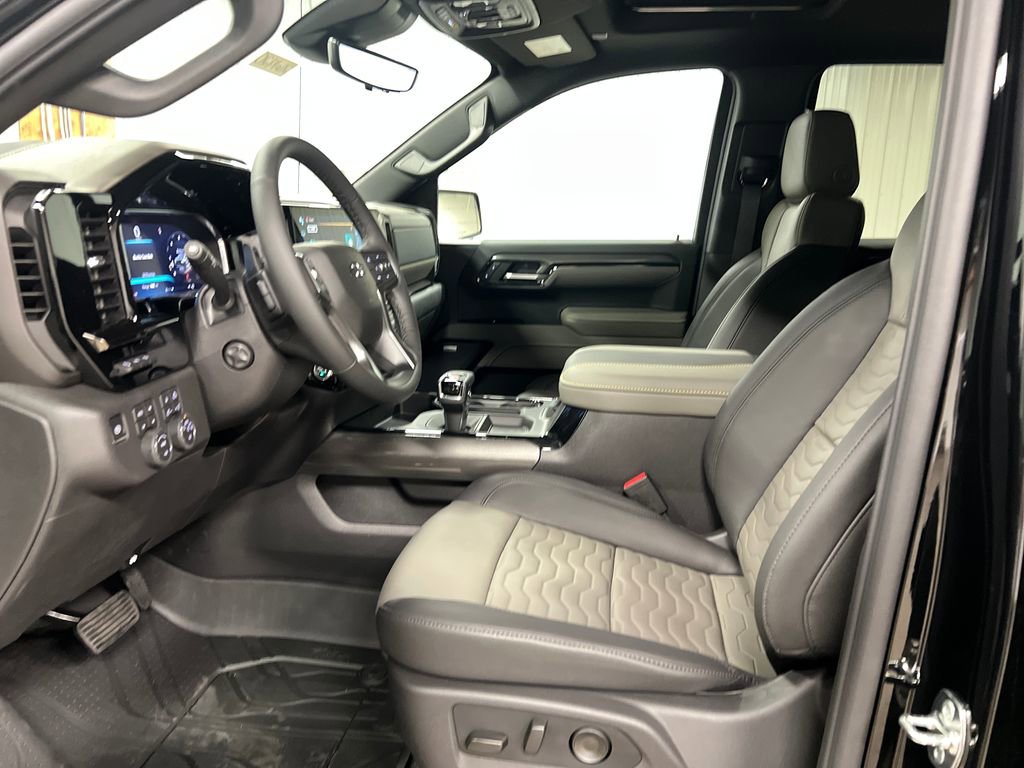 New 2026 Chevrolet Silverado 1500 ZR2 w/ Dark Appearance Package AWD/4WD image 12