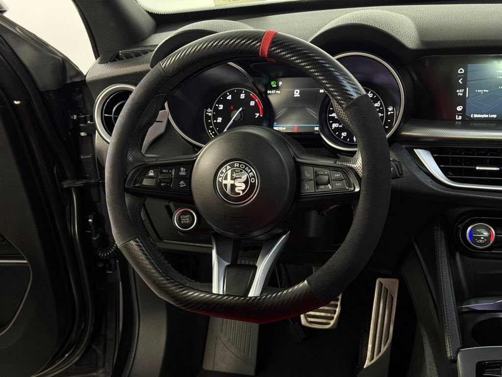 Used 2023 Alfa Romeo Stelvio Veloce AWD/4WD image 14
