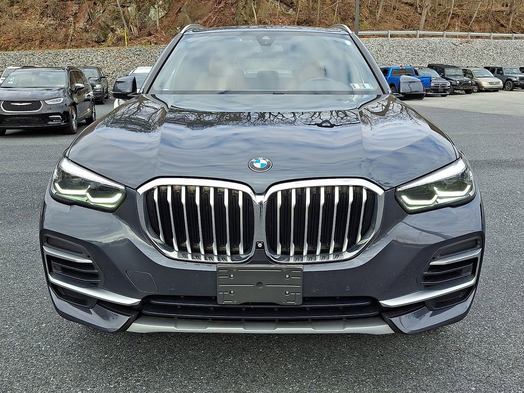Used 2022 BMW X5 xDrive40i w/ Parking Assistance Package image 2