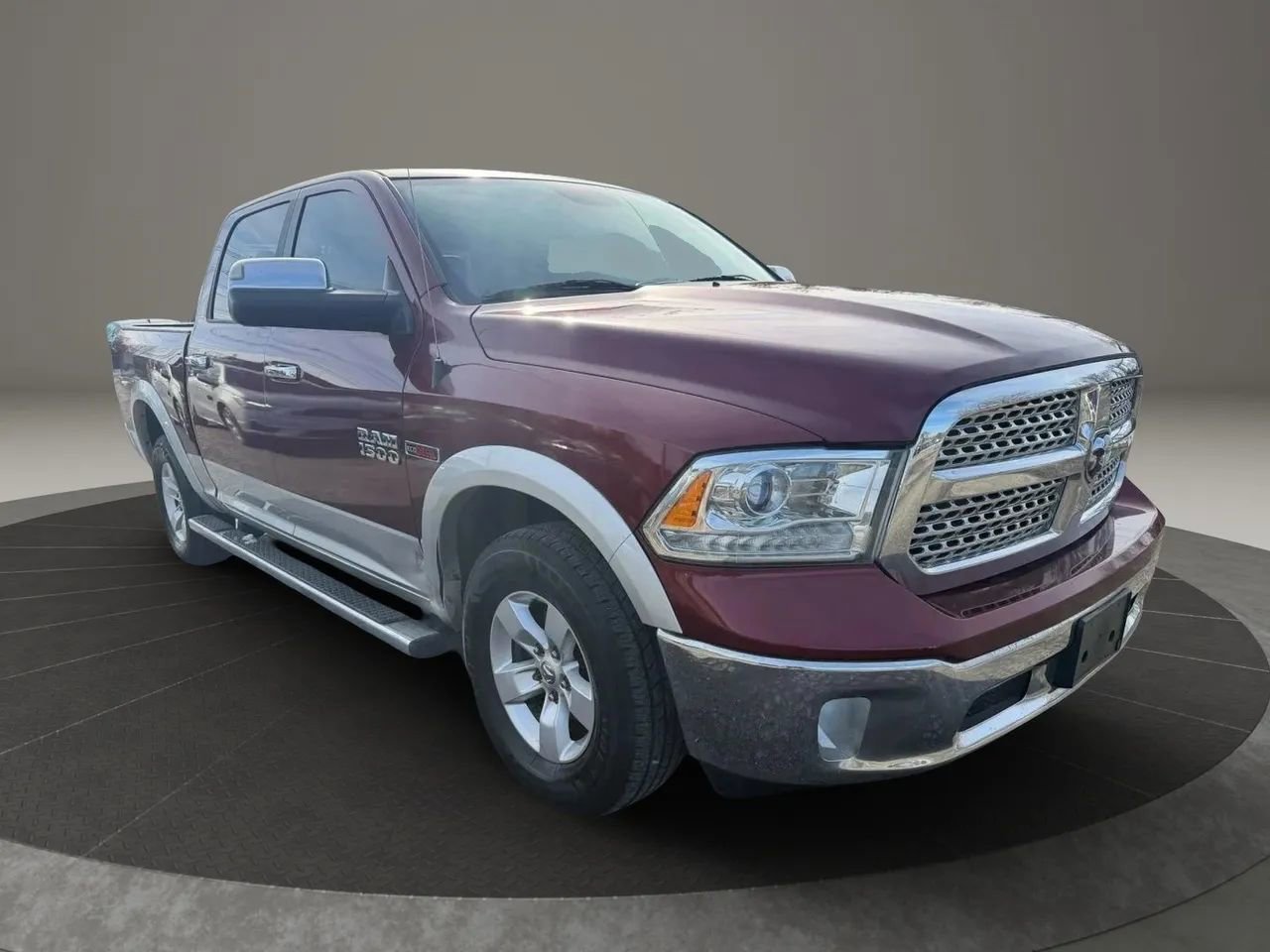 Used 2017 RAM 1500 Laramie image 3