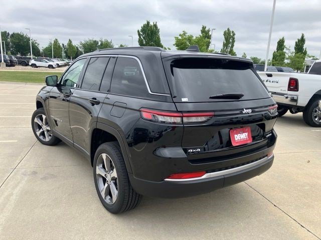 New 2026 Jeep Grand Cherokee Limited w/ Luxury Tech Group II AWD/4WD image 6