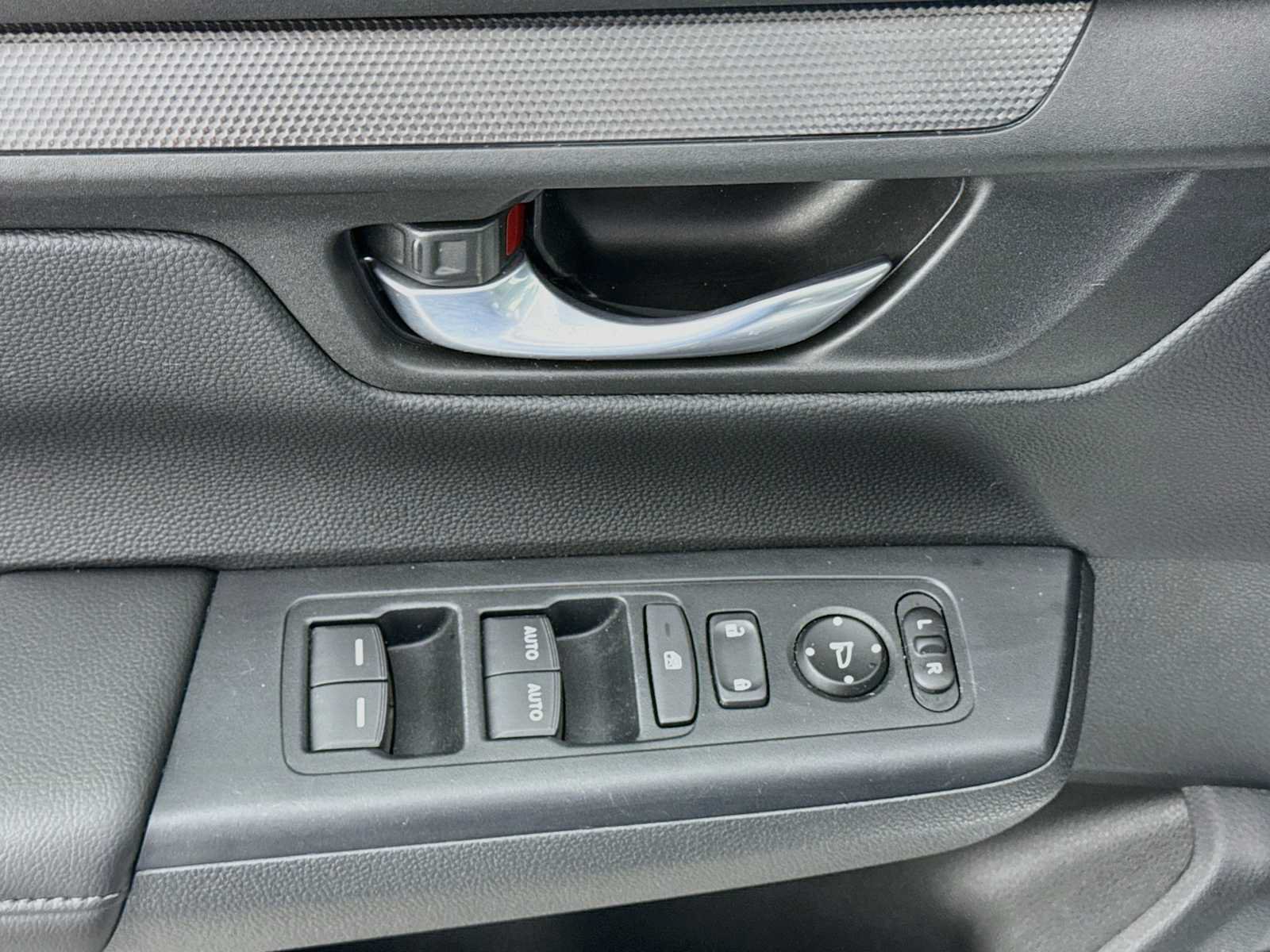Certified 2025 Honda CR-V EX image 17