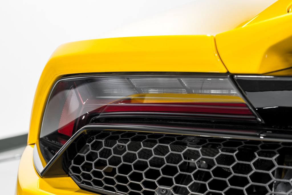 Used 2022 Lamborghini Huracan EVO RWD image 59