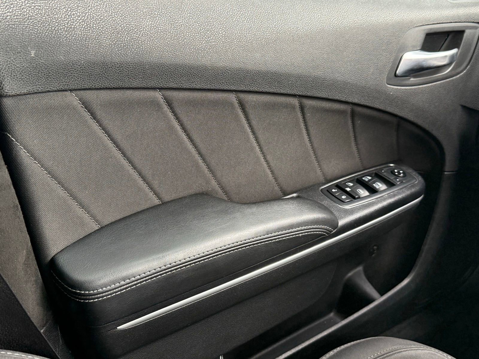 Used 2019 Dodge Charger R/T image 32