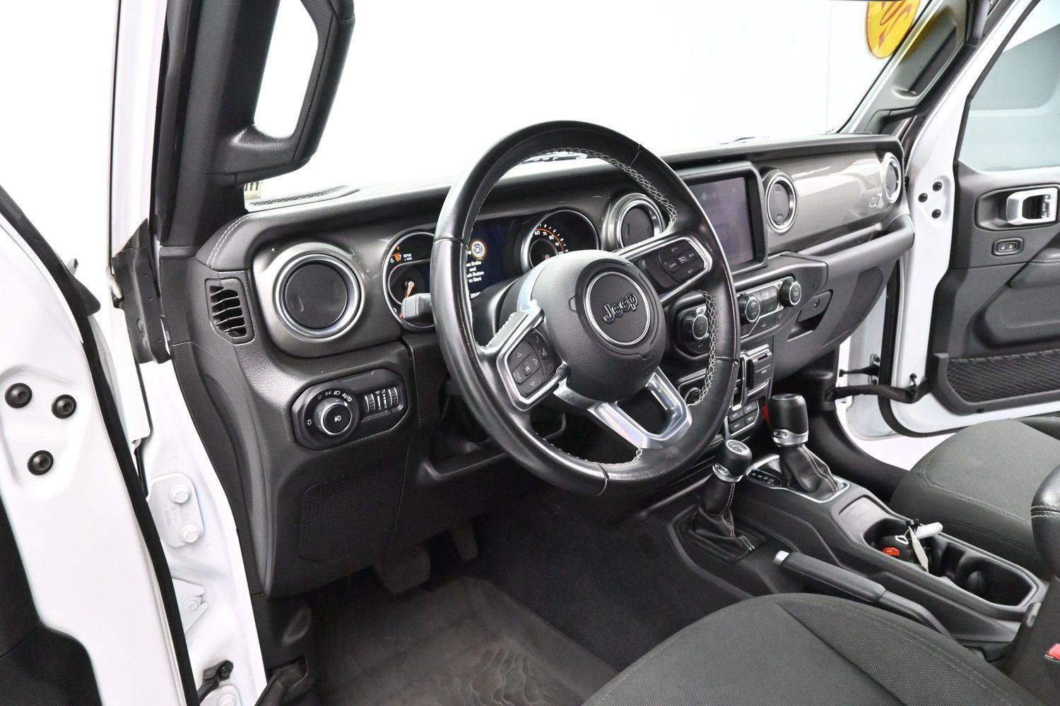 Used 2022 Jeep Wrangler Unlimited Sahara w/ LED Lighting Group AWD/4WD image 15