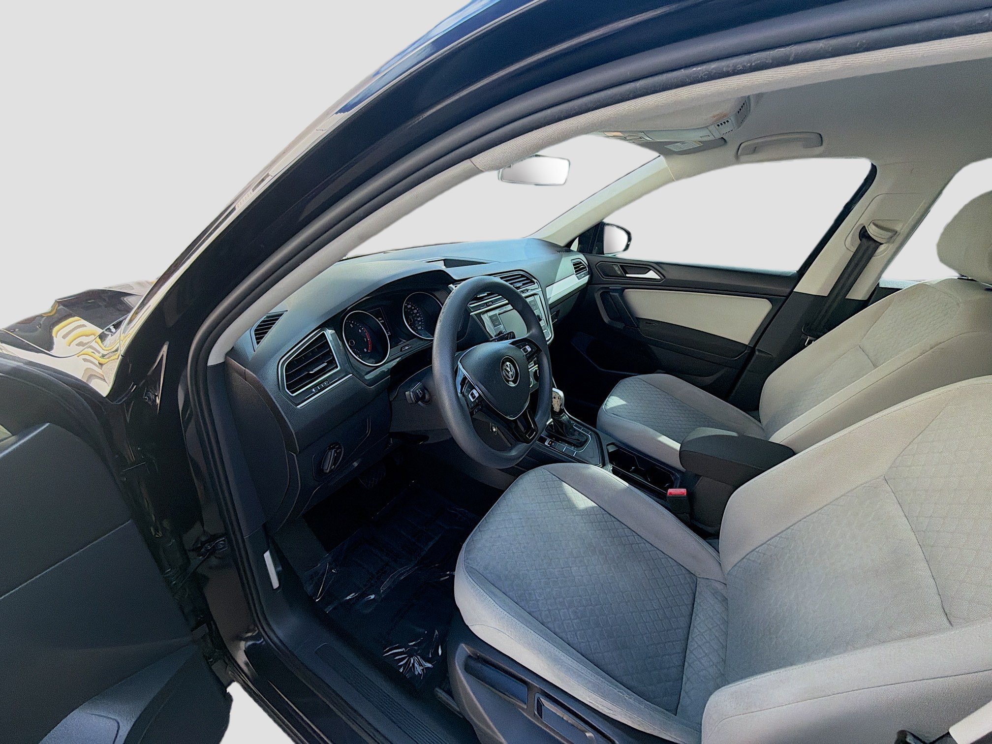 Used 2019 Volkswagen Tiguan S w/ Driver Assistance Package FWD image 9