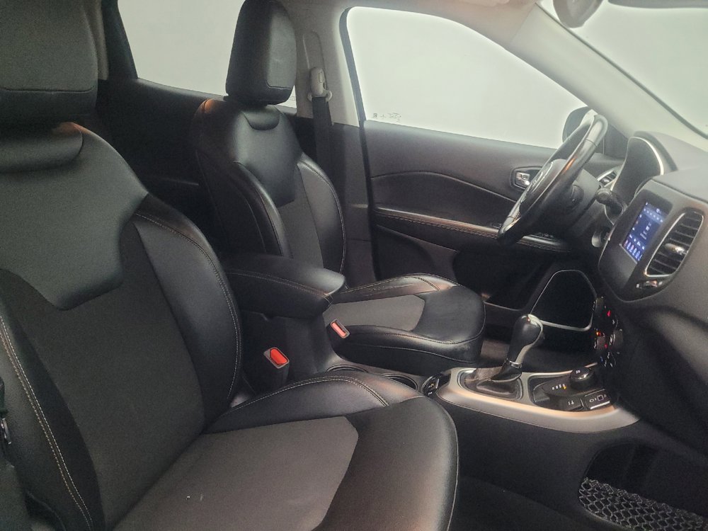 Used 2017 Jeep Compass Latitude w/ Popular Equipment Group AWD/4WD image 21