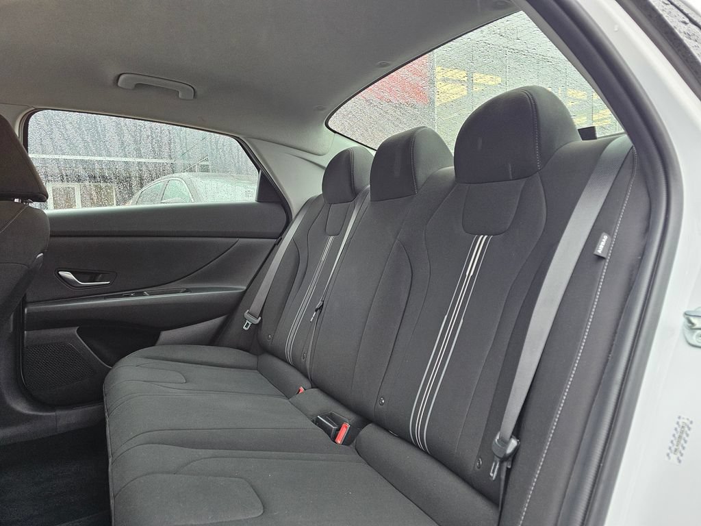 Used 2024 Hyundai Elantra SEL FWD image 13