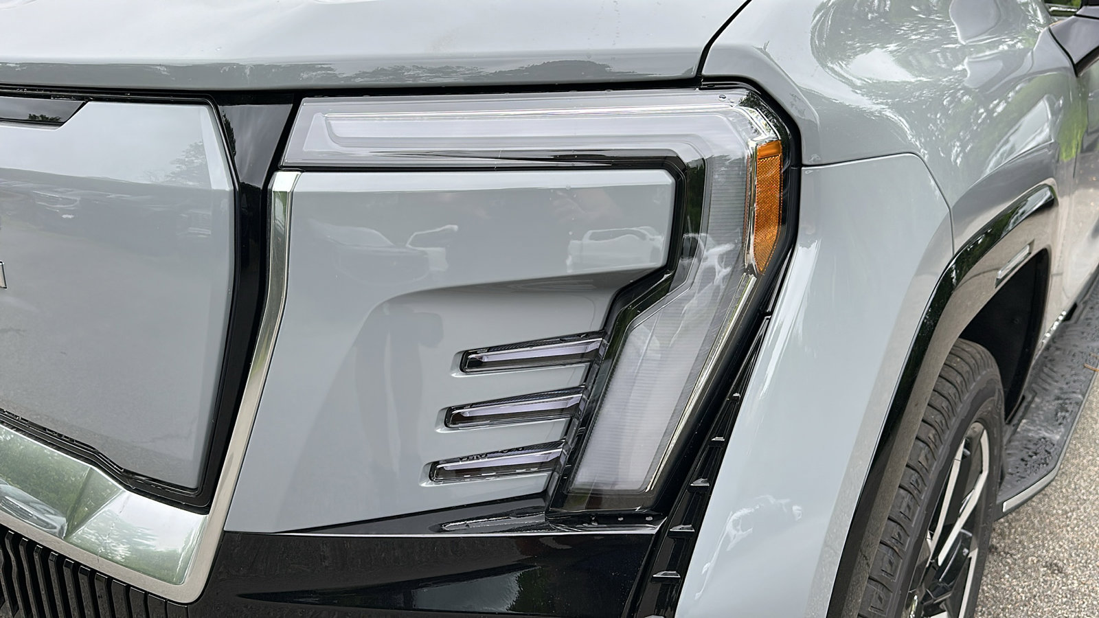 New 2025 GMC Sierra EV Denali image 4