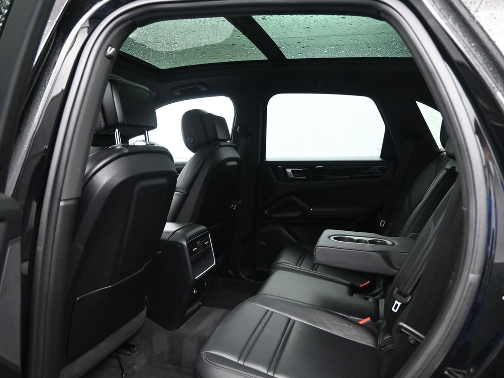 Used 2022 Porsche Cayenne image 26