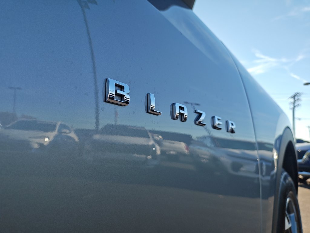 Used 2024 Chevrolet Blazer LT w/ Convenience Package FWD image 27