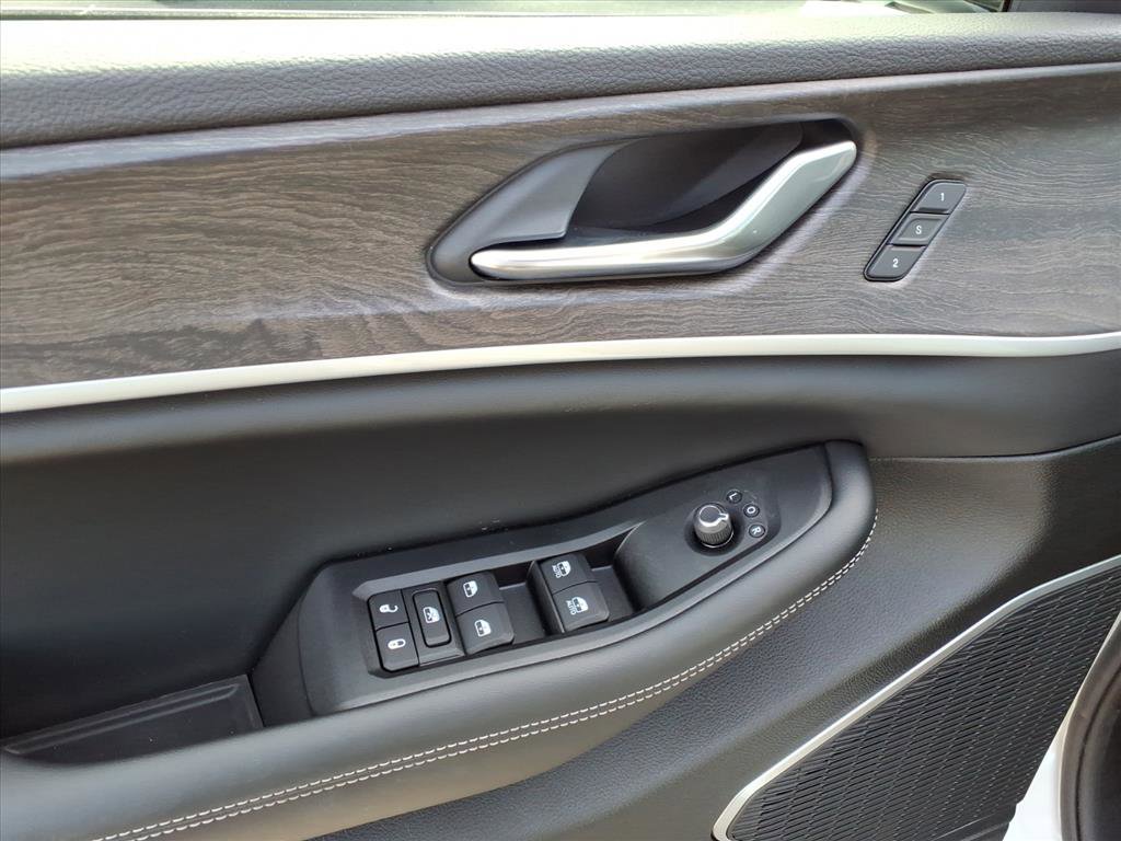 New 2026 Jeep Grand Cherokee Limited w/ Limited Altitude Package image 18