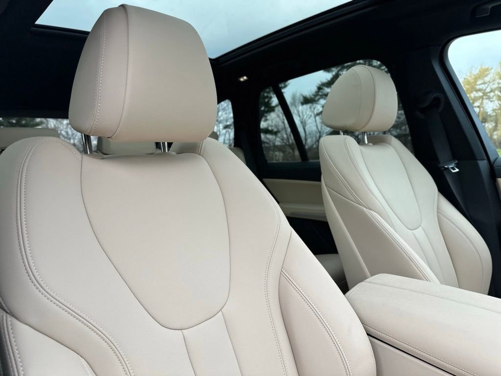 Used 2022 BMW X5 xDrive40i w/ Premium Package AWD/4WD image 23