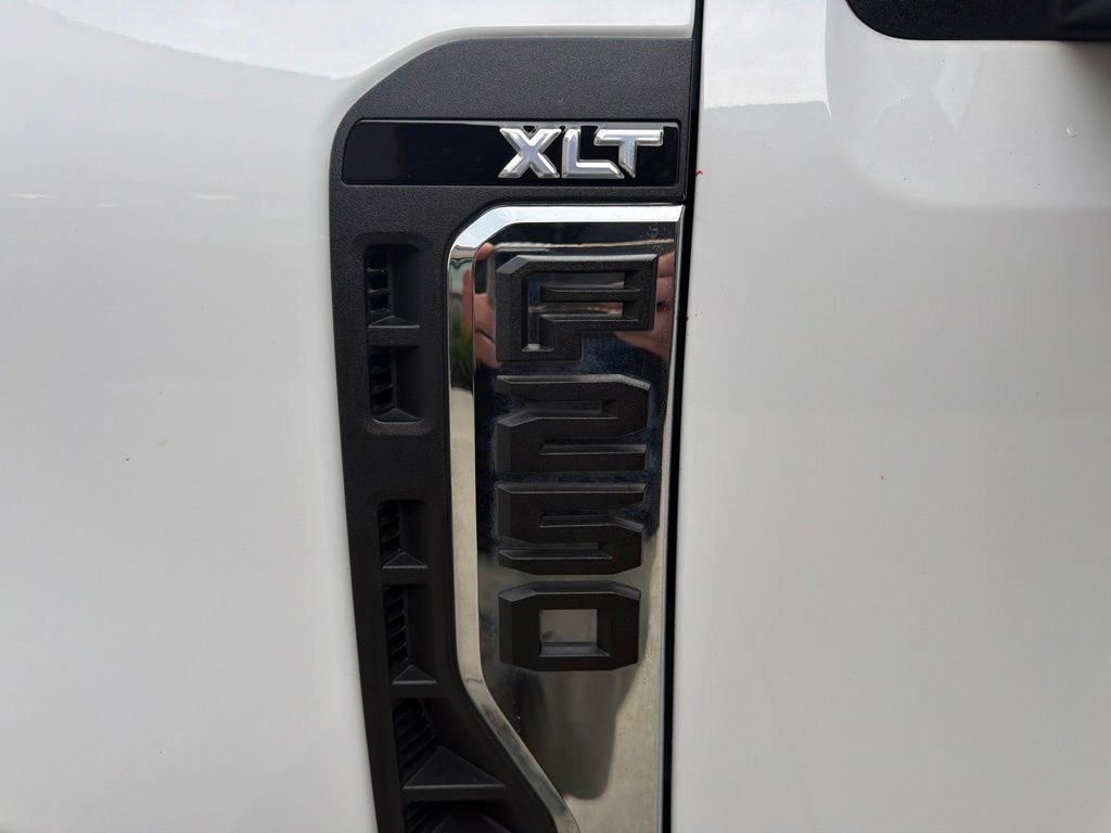 Used 2025 Ford F250 XLT AWD/4WD image 14