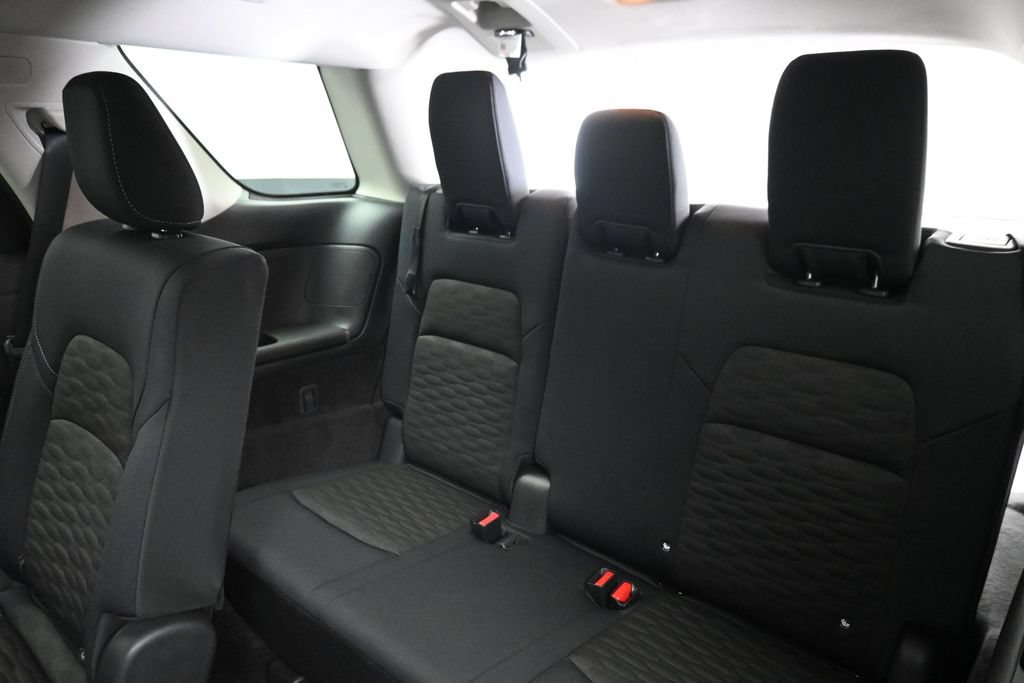 Used 2025 Nissan Pathfinder SV AWD/4WD image 28