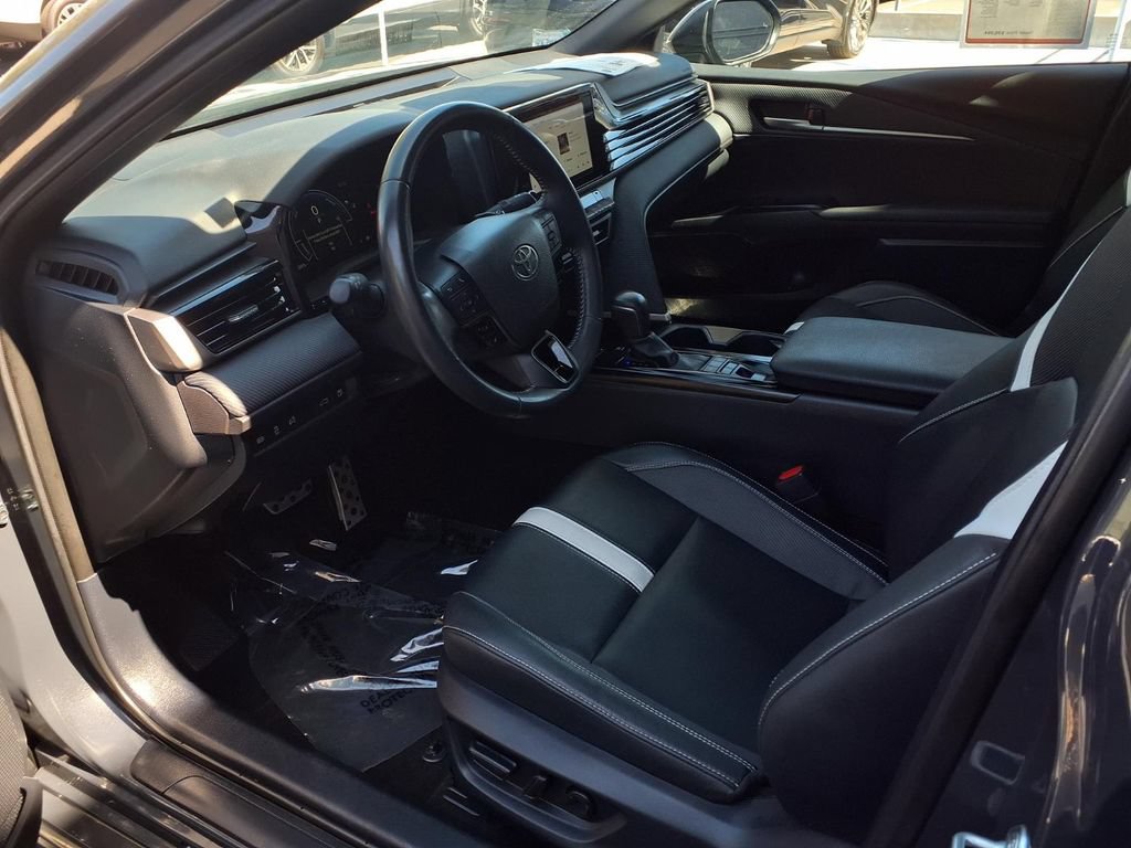Used 2025 Toyota Camry SE FWD image 16