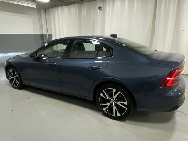 Certified 2025 Volvo S60 B5 Core image 2