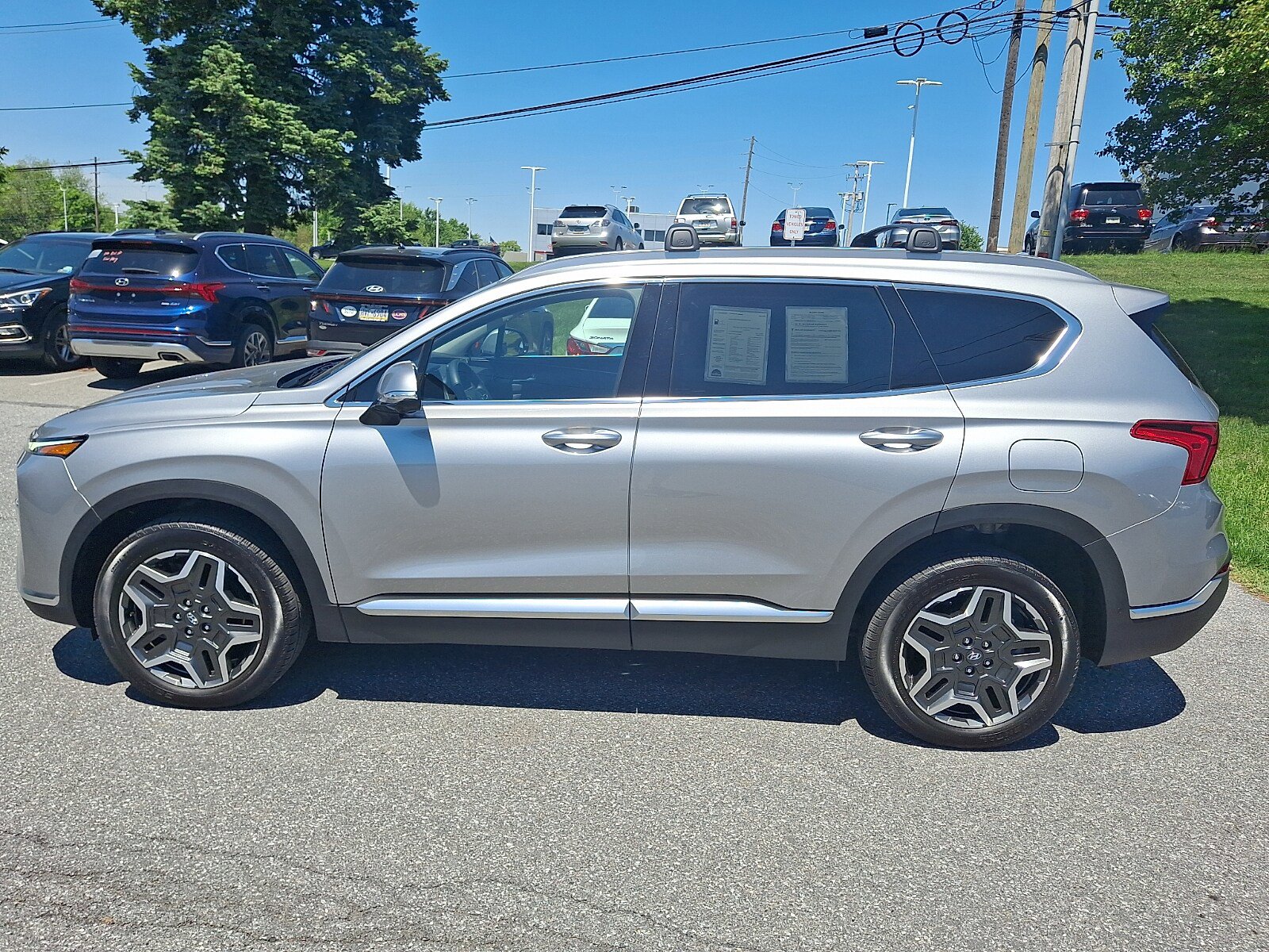 Certified 2023 Hyundai Santa Fe Limited w/ Cargo Package AWD/4WD image 9