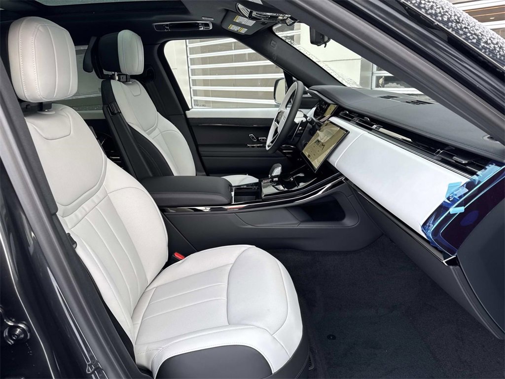 New 2026 Land Rover Range Rover Sport Dynamic SE image 7