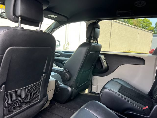 Used 2019 Dodge Grand Caravan SXT FWD image 27