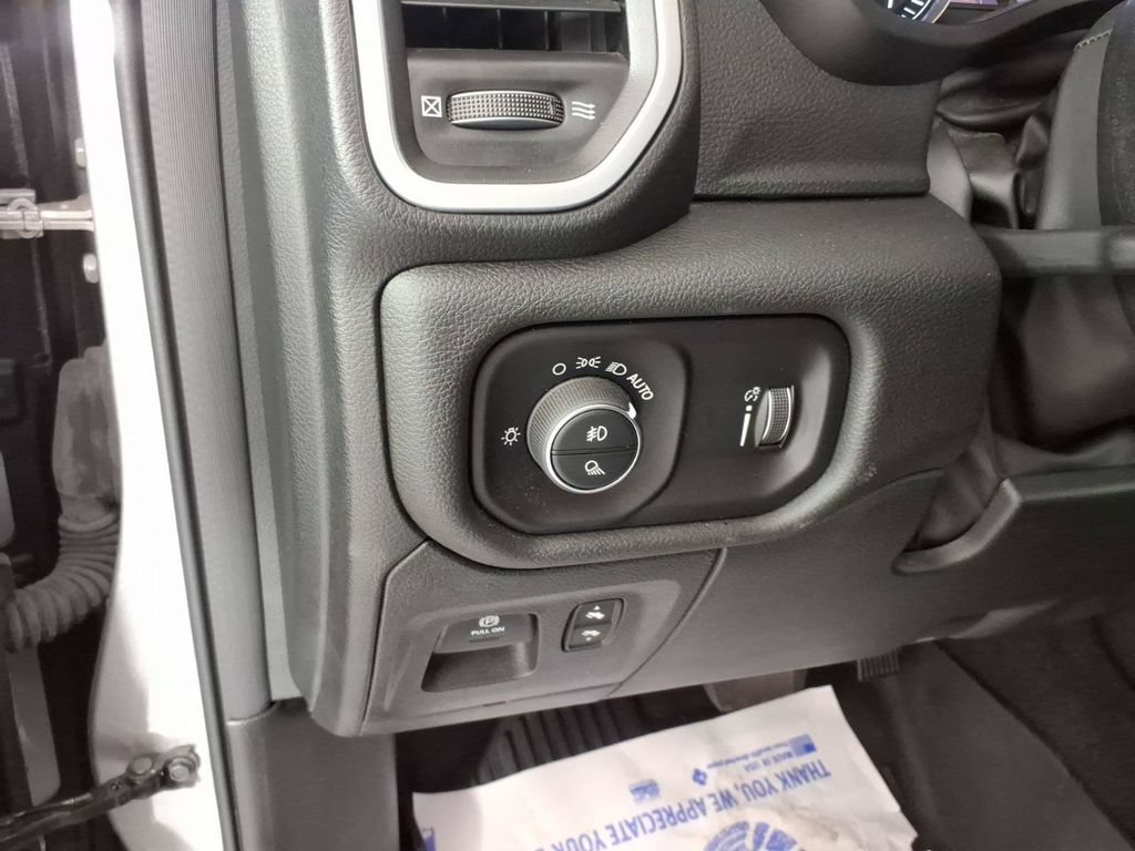 Used 2023 RAM 1500 Big Horn AWD/4WD image 16