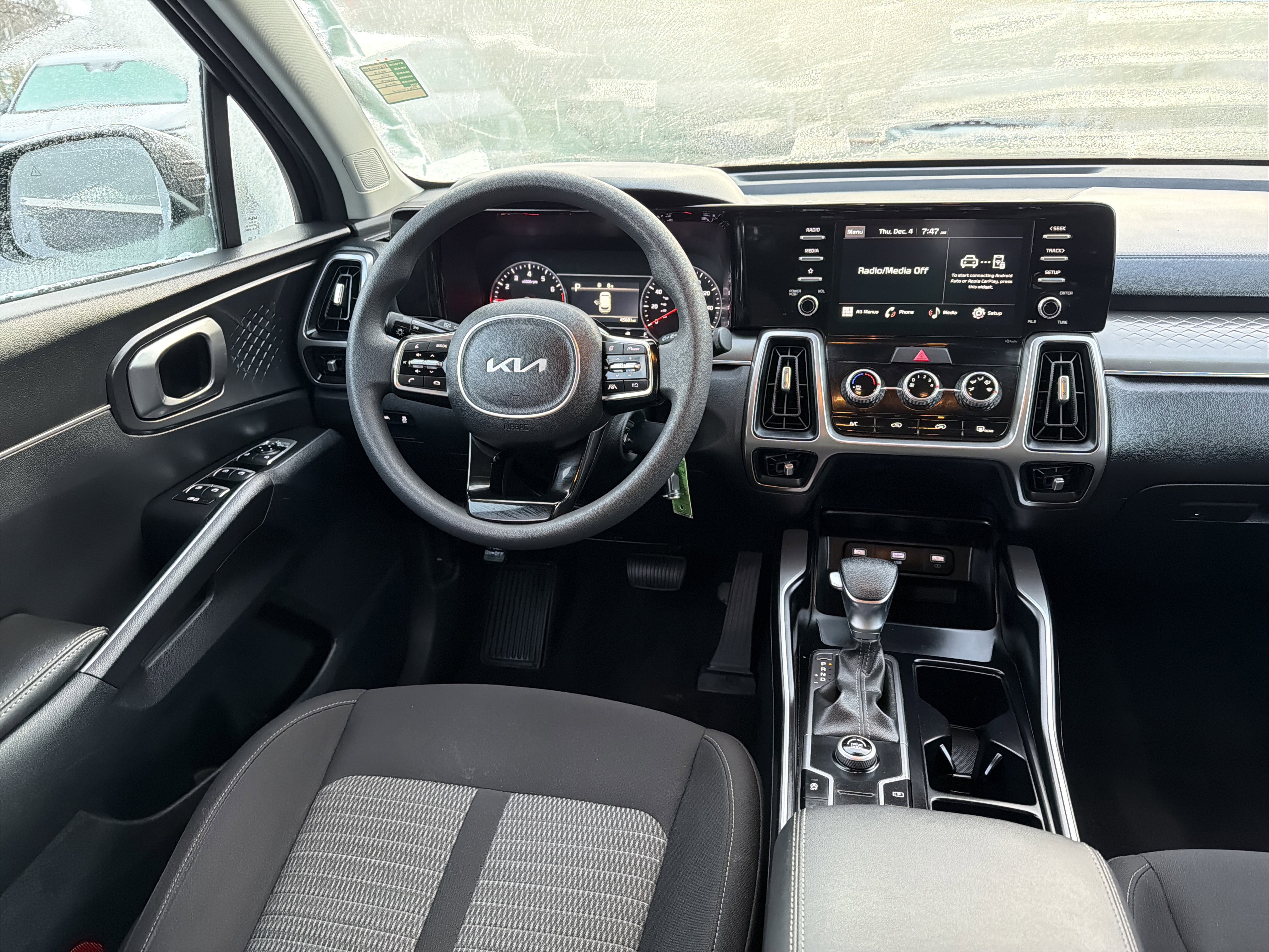 Used 2023 Kia Sorento LX image 22