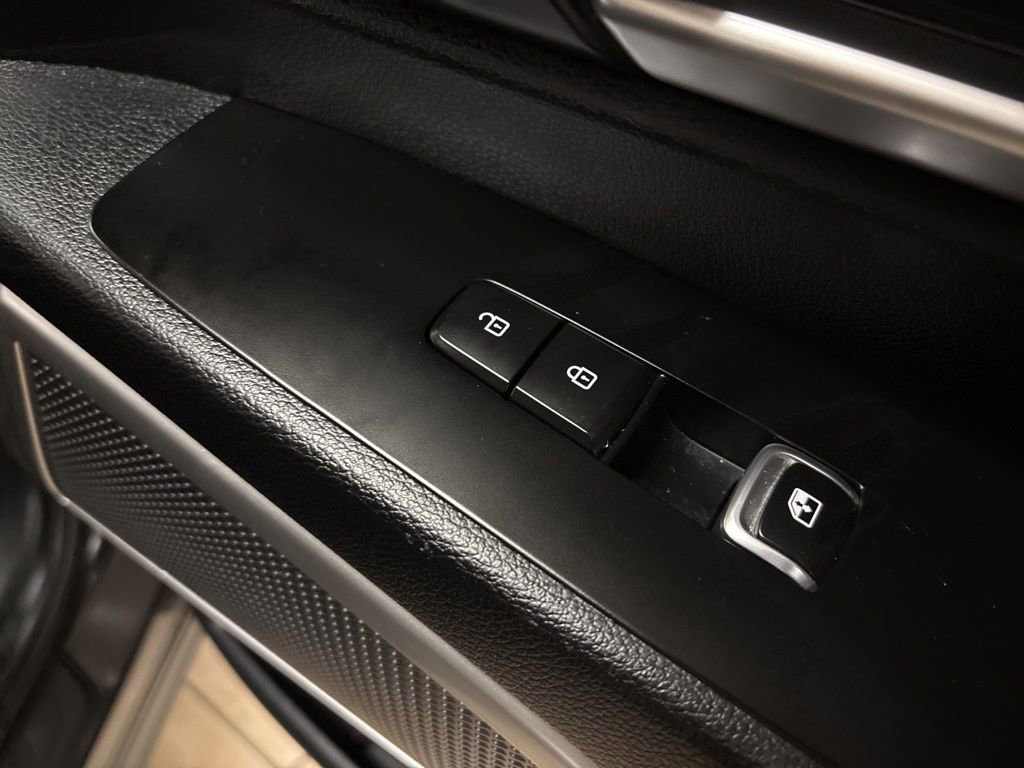 Used 2023 Kia Telluride LX image 37