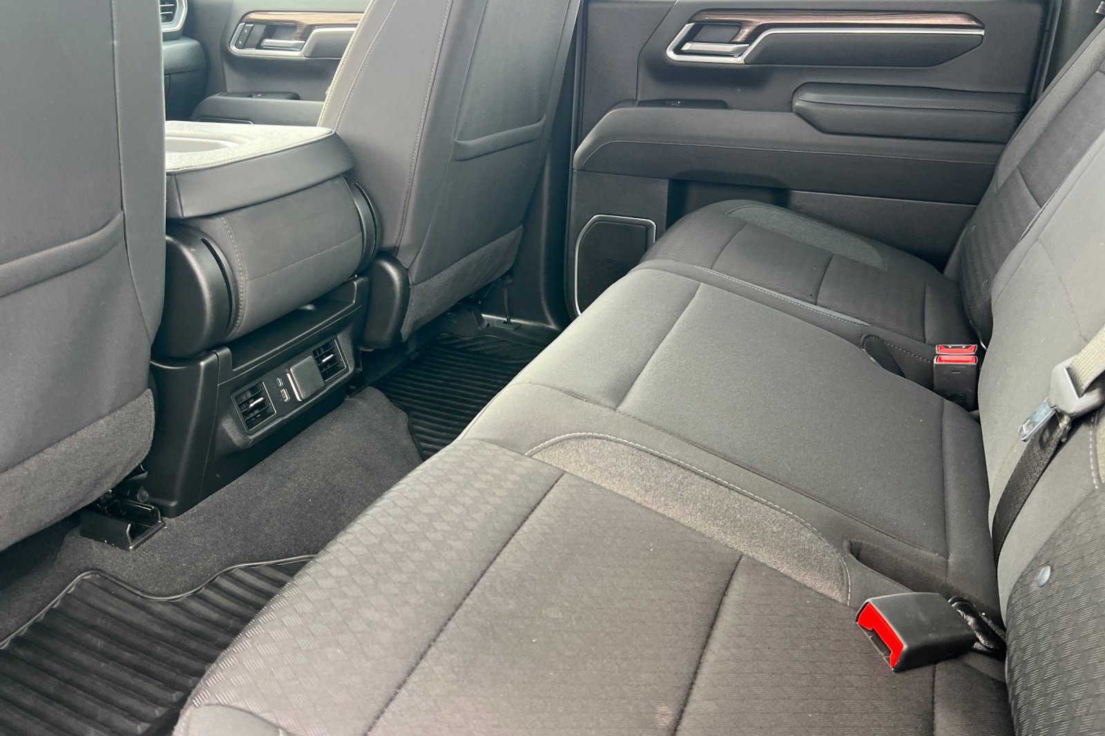 Used 2025 Chevrolet Silverado 2500 LT w/ Convenience Package AWD/4WD image 9