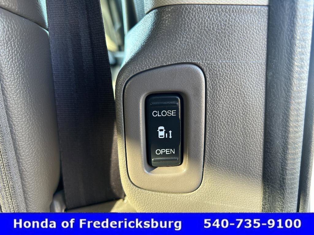 Used 2014 Honda Odyssey Touring image 35