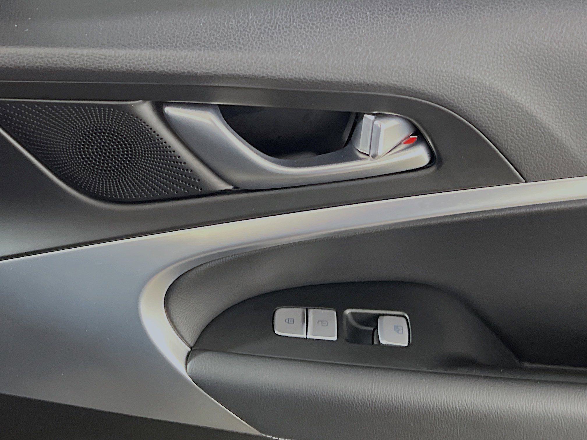 Used 2023 Genesis G70 2.0T image 32