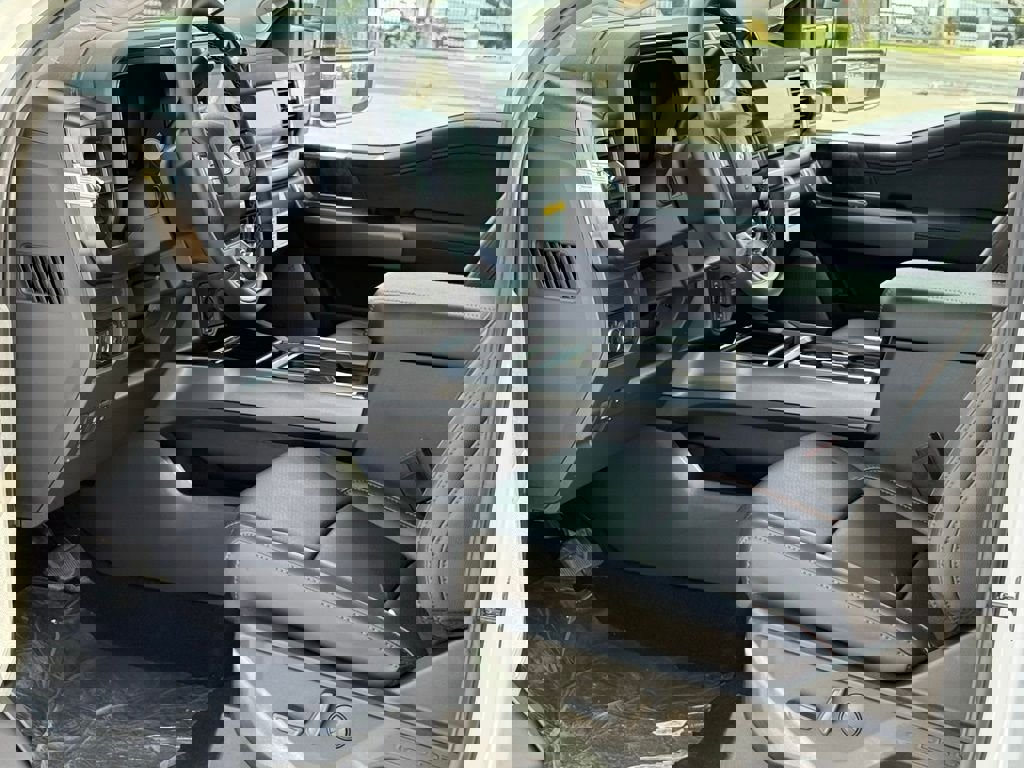 New 2026 Ford F350 Lariat w/ Black Appearance Package image 5