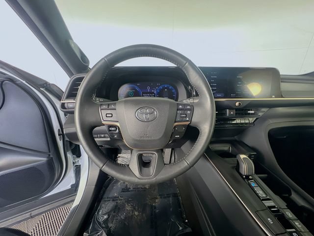 Used 2023 Toyota Crown AWD/4WD image 14