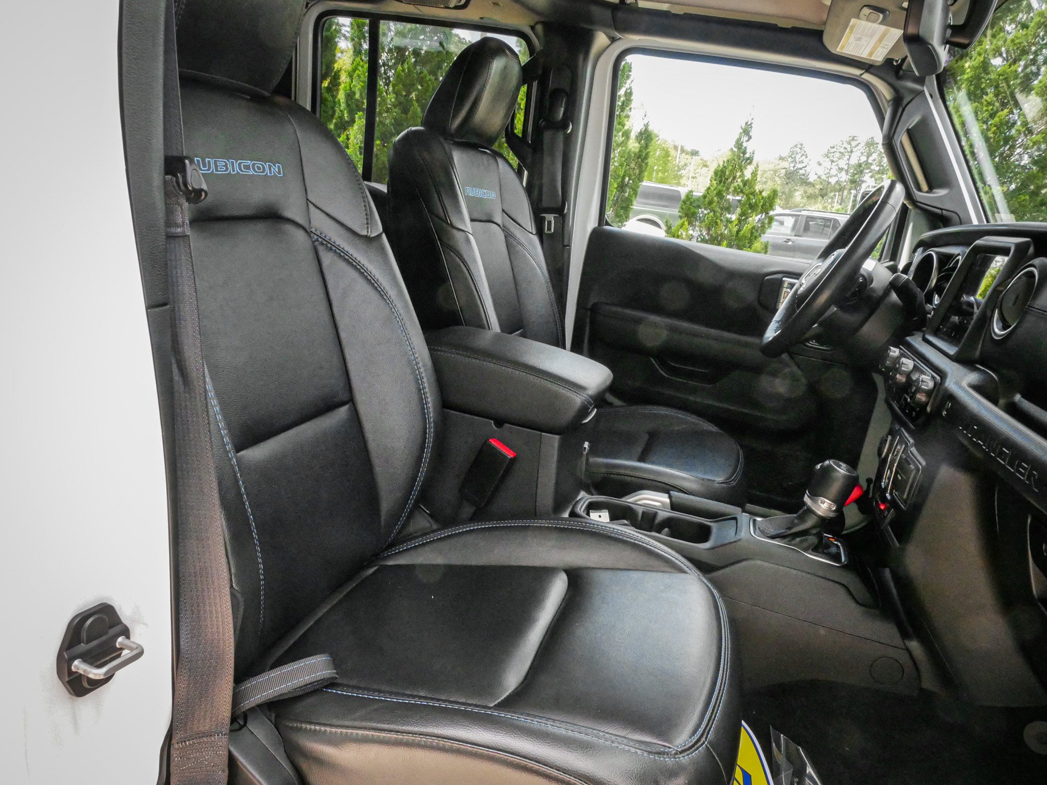Used 2022 Jeep Wrangler Unlimited Rubicon 4xe w/ Cold Weather Group AWD/4WD image 31