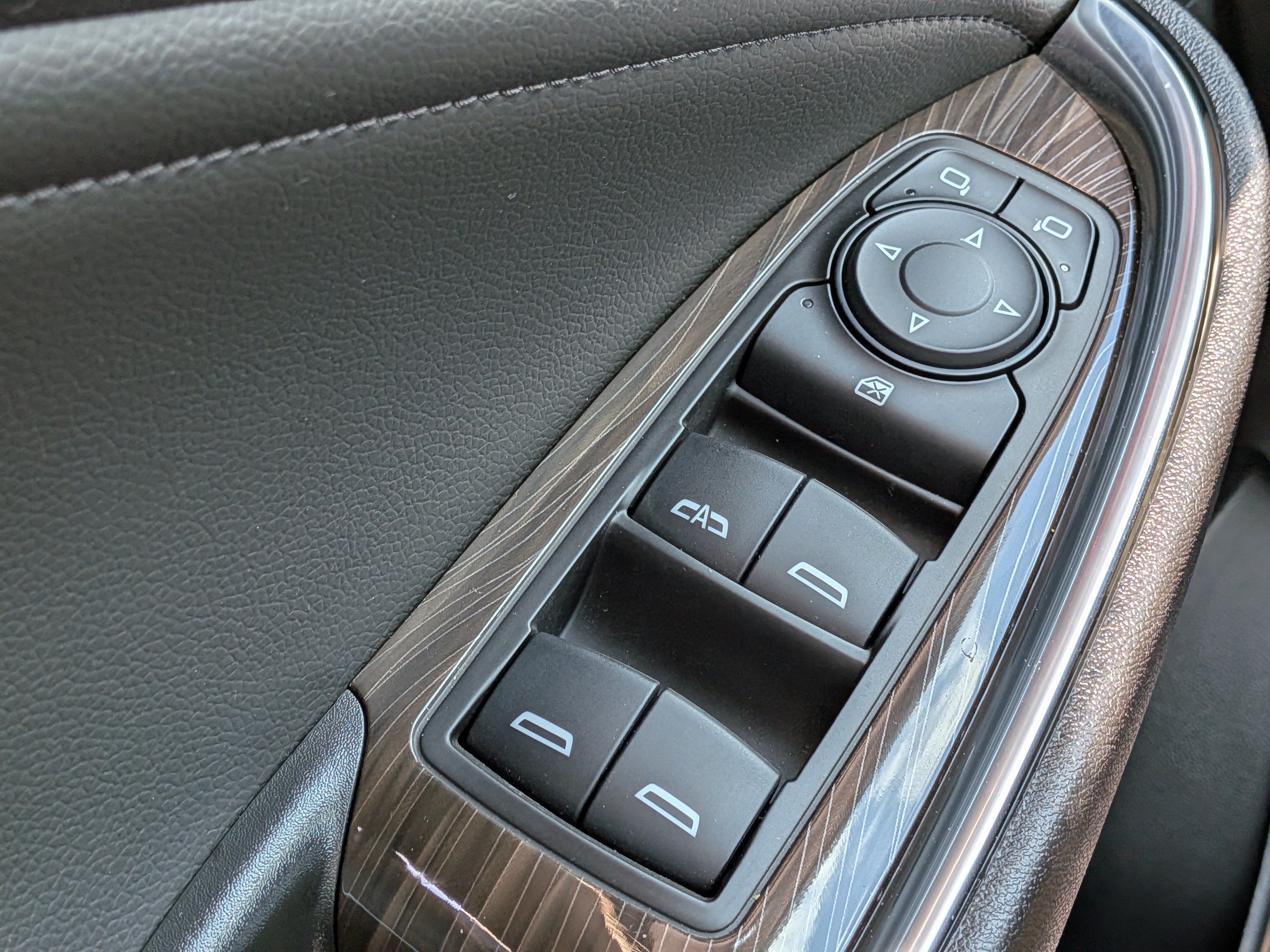 Used 2021 Chevrolet Malibu Premier FWD image 23