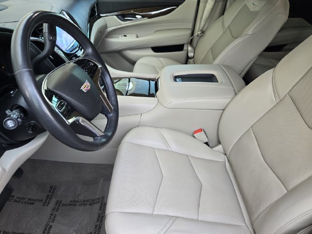 Certified 2020 Cadillac Escalade Premium Luxury AWD/4WD image 7