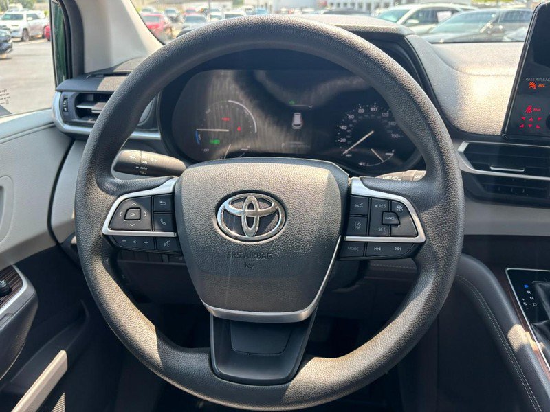 Certified 2021 Toyota Sienna LE FWD image 13