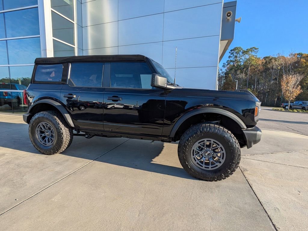 New 2025 Ford Bronco 4-Door image 3
