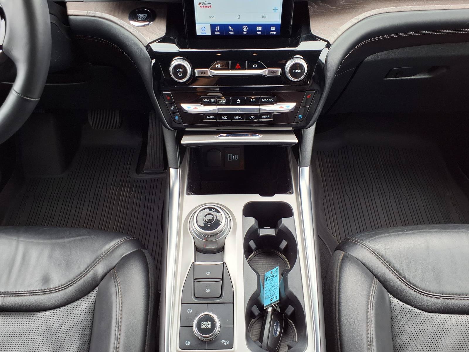 Used 2023 Ford Explorer Platinum w/ Technology Package AWD/4WD image 19