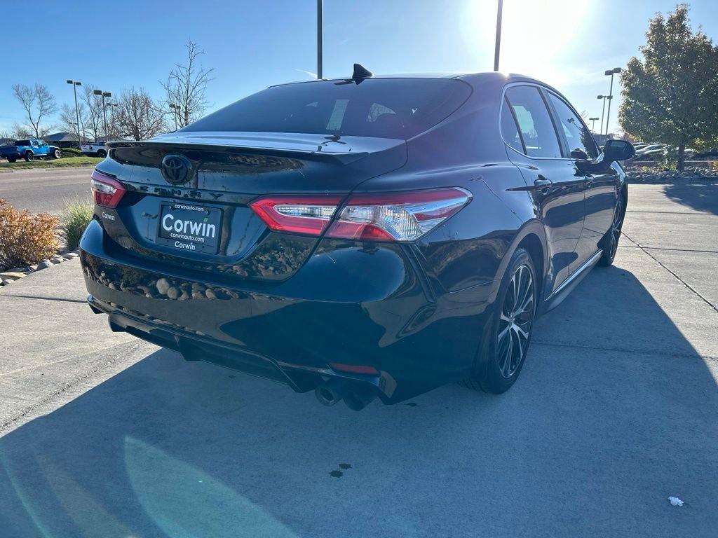 Used 2020 Toyota Camry SE FWD image 8