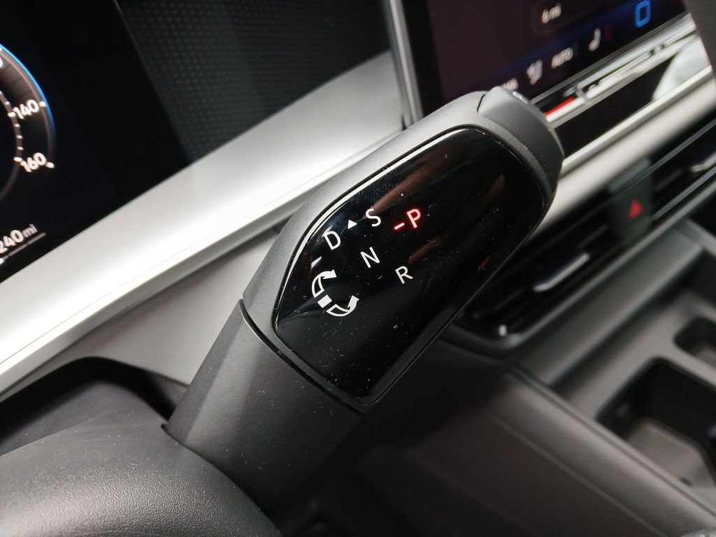 New 2026 Volkswagen Tiguan SE R-Line FWD image 23