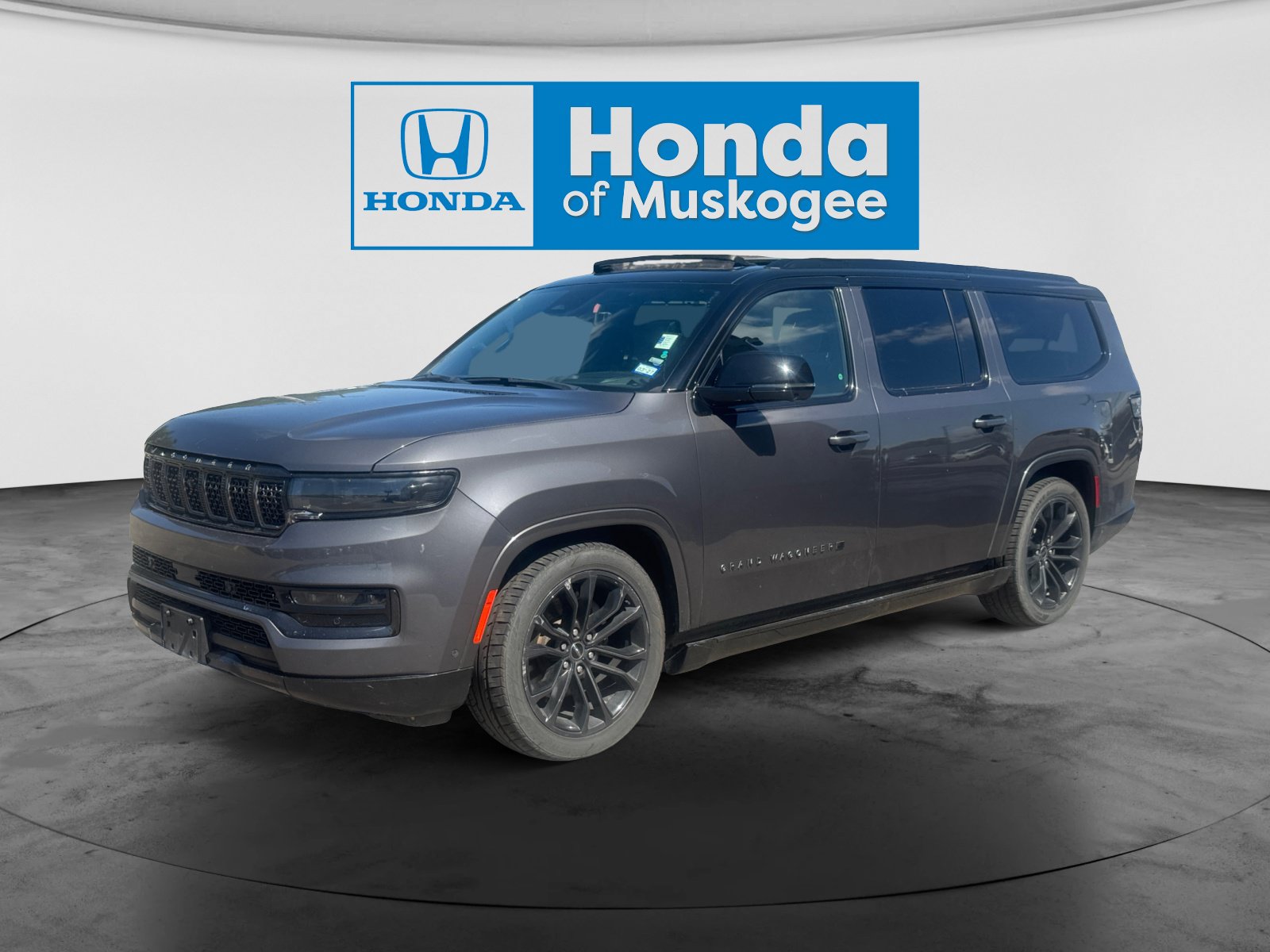 Used 2024 Jeep Grand Wagoneer L Series II w/ Quick Order Packagew 28T AWD/4WD image 1