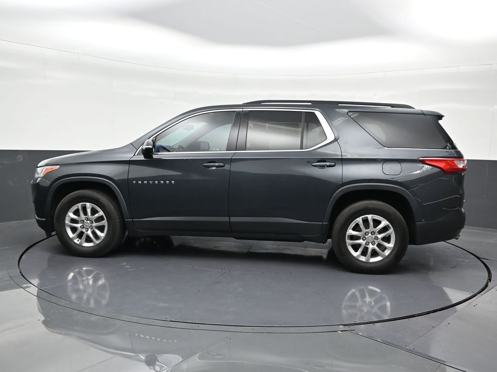 Used 2020 Chevrolet Traverse LT image 2