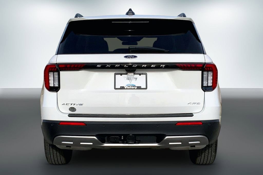 Used 2026 Ford Explorer Active w/ Active Comfort Package AWD/4WD image 4