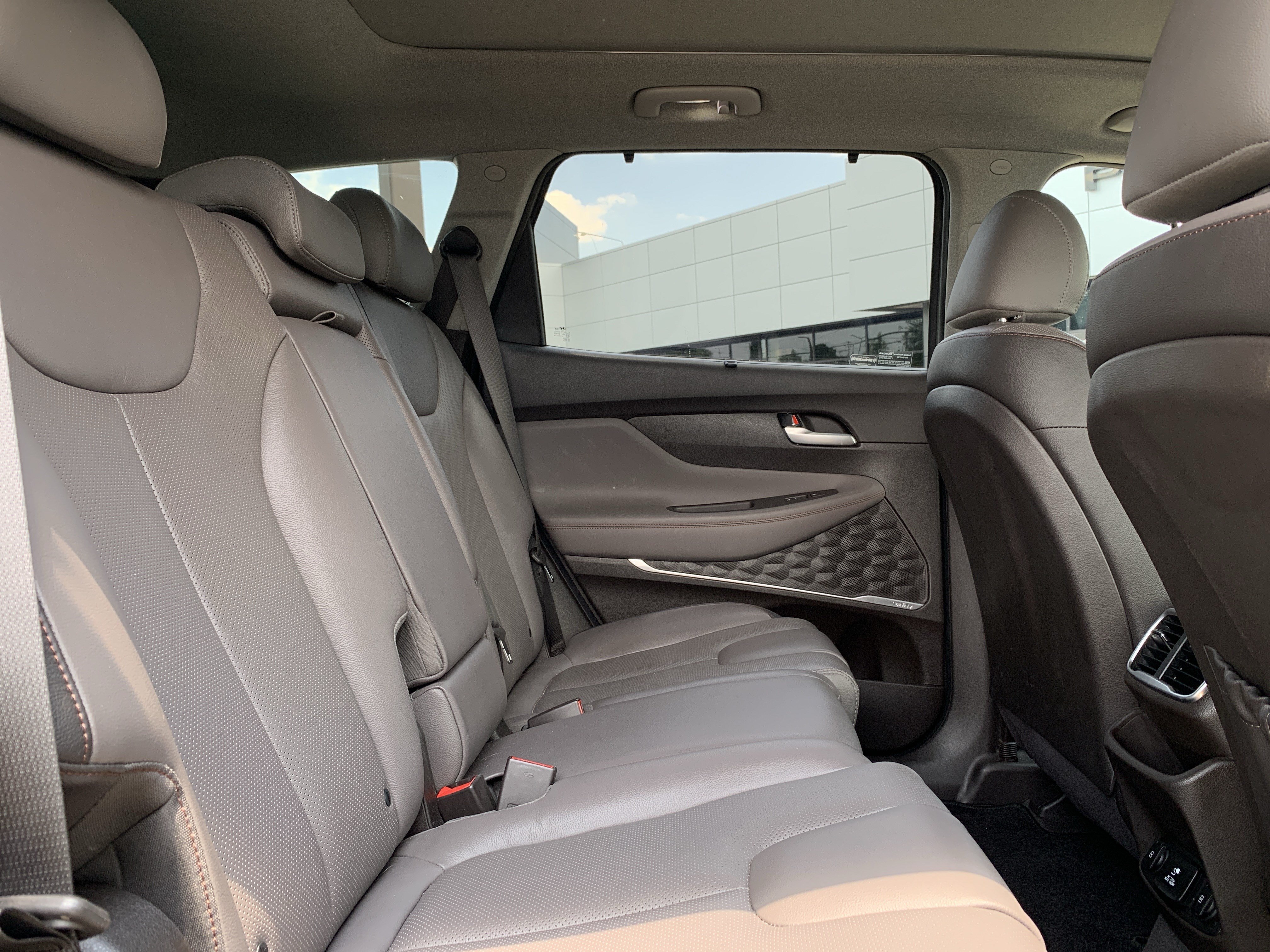 Used 2020 Hyundai Santa Fe Limited w/ Cargo Package FWD image 33