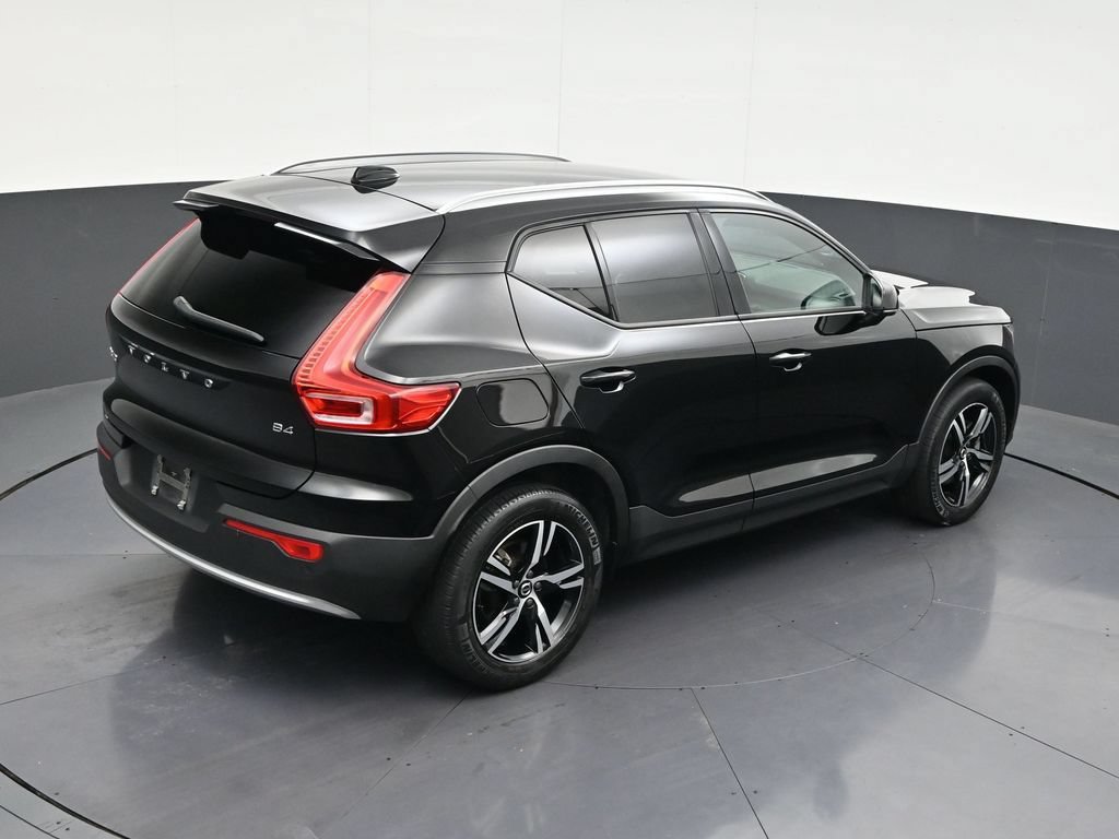 Used 2023 Volvo XC40 B4 Core FWD image 22