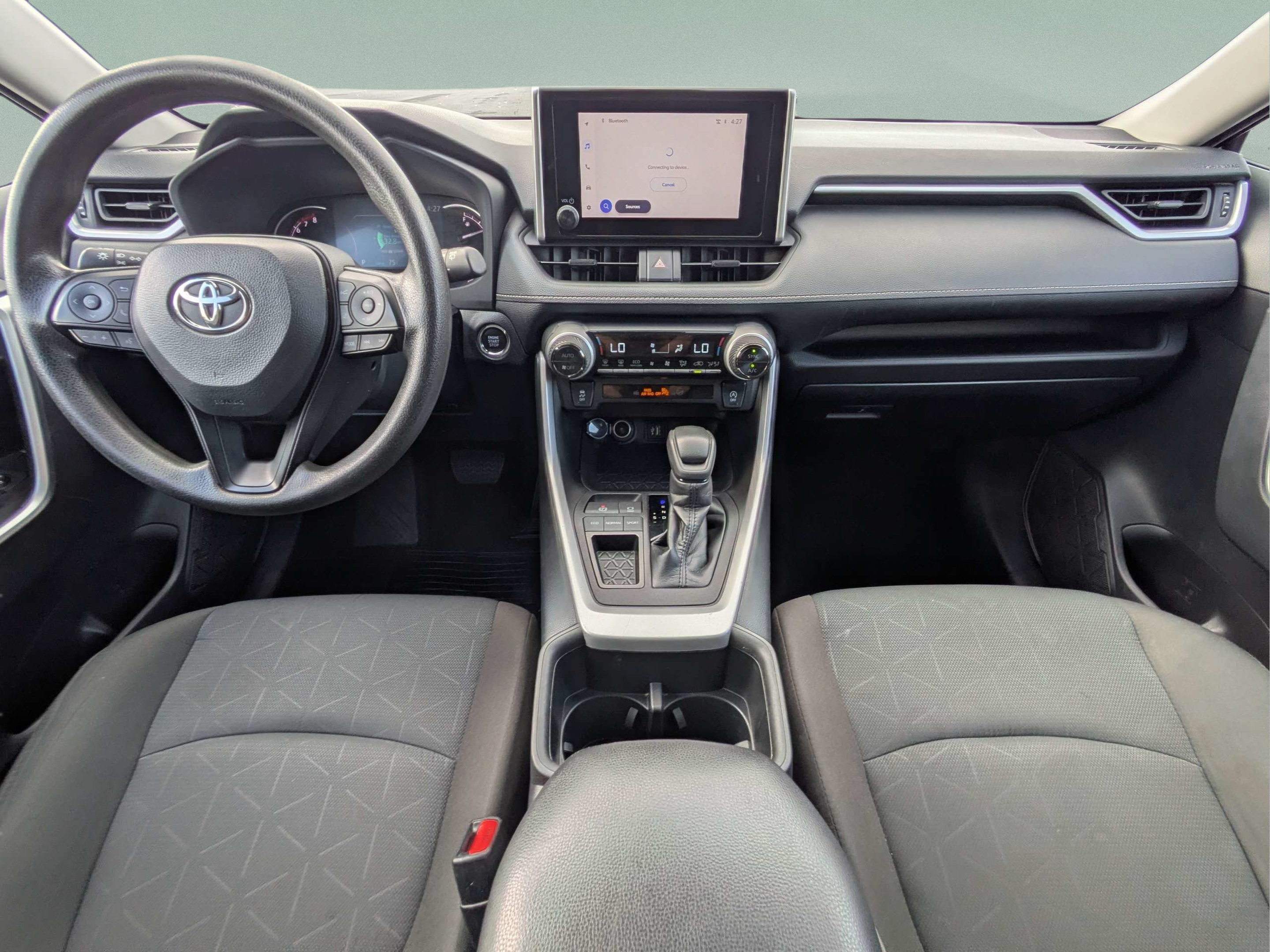 Used 2024 Toyota RAV4 XLE FWD image 11