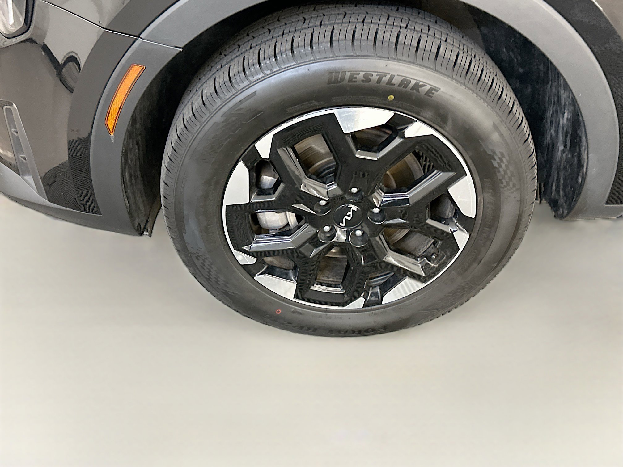 Used 2024 Kia Sorento S image 11