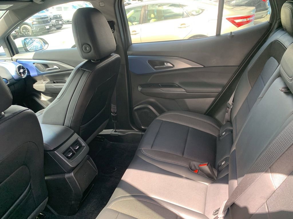 Used 2025 Chevrolet Equinox EV LT w/ Convenience Package FWD image 17
