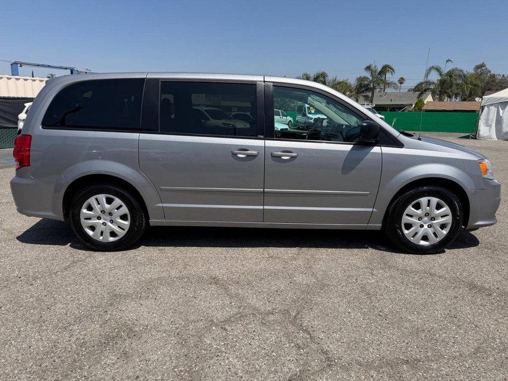 Used 2014 Dodge Grand Caravan SE w/ Quick Order Package 29E SE FWD image 4